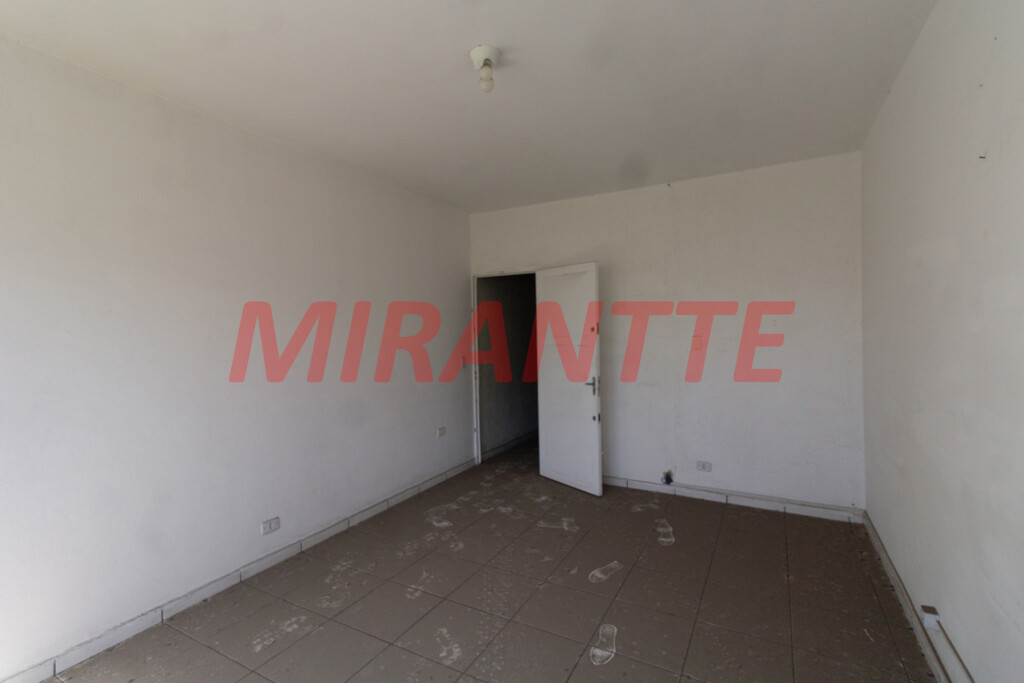 Comercial de 721m² em Santana