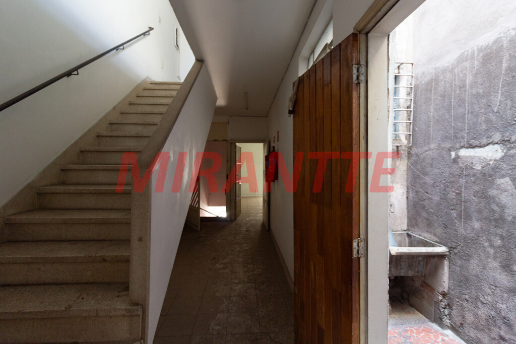 Comercial de 721m² em Santana