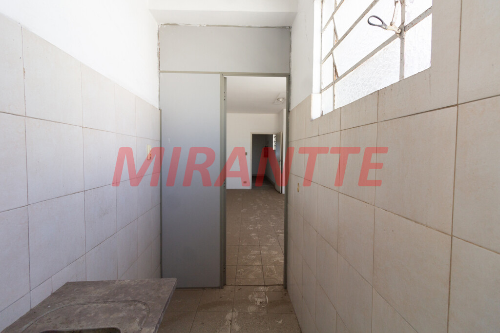Comercial de 721m² em Santana