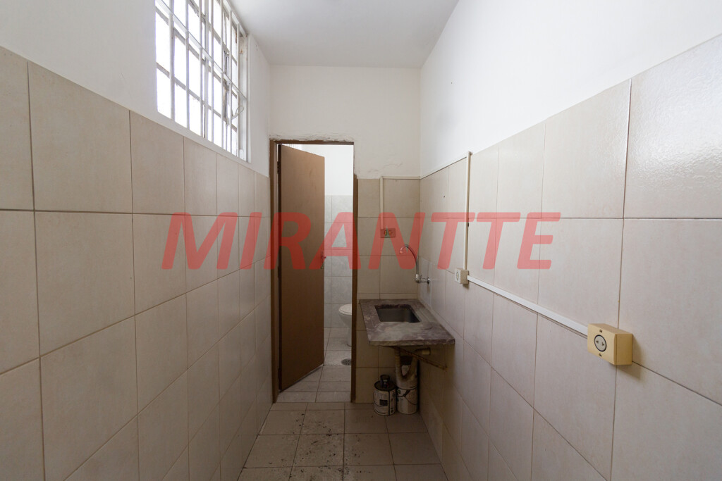 Comercial de 721m² em Santana