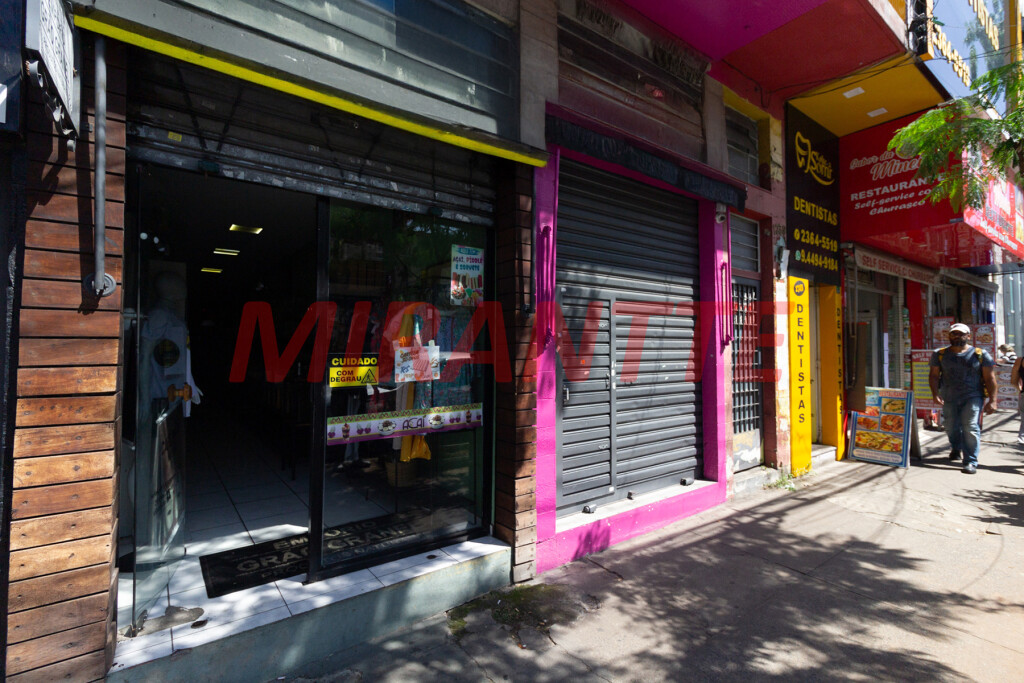Comercial de 721m² em Santana