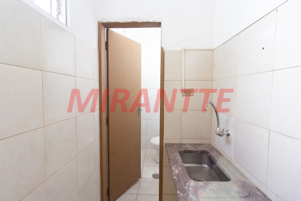 Comercial de 721m² em Santana