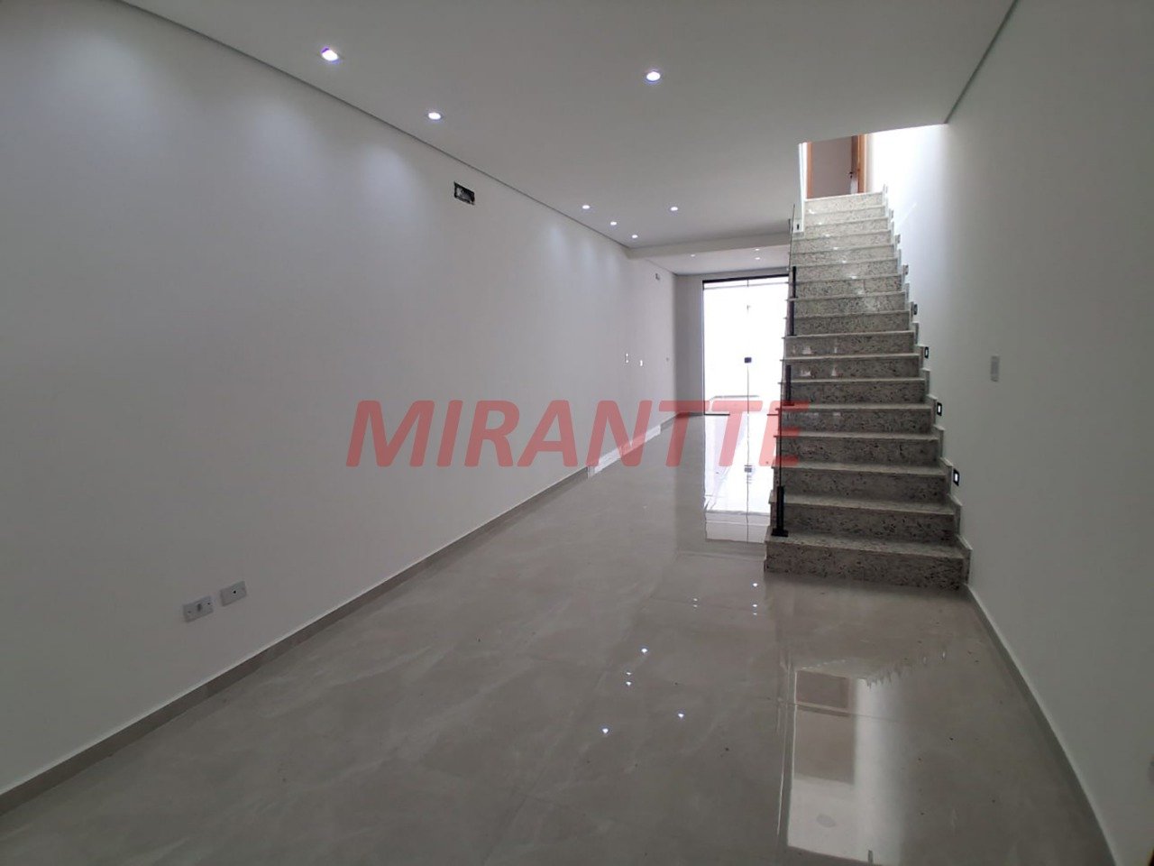 Sobrado de 103m² com 3 quartos em Parada Inglesa
