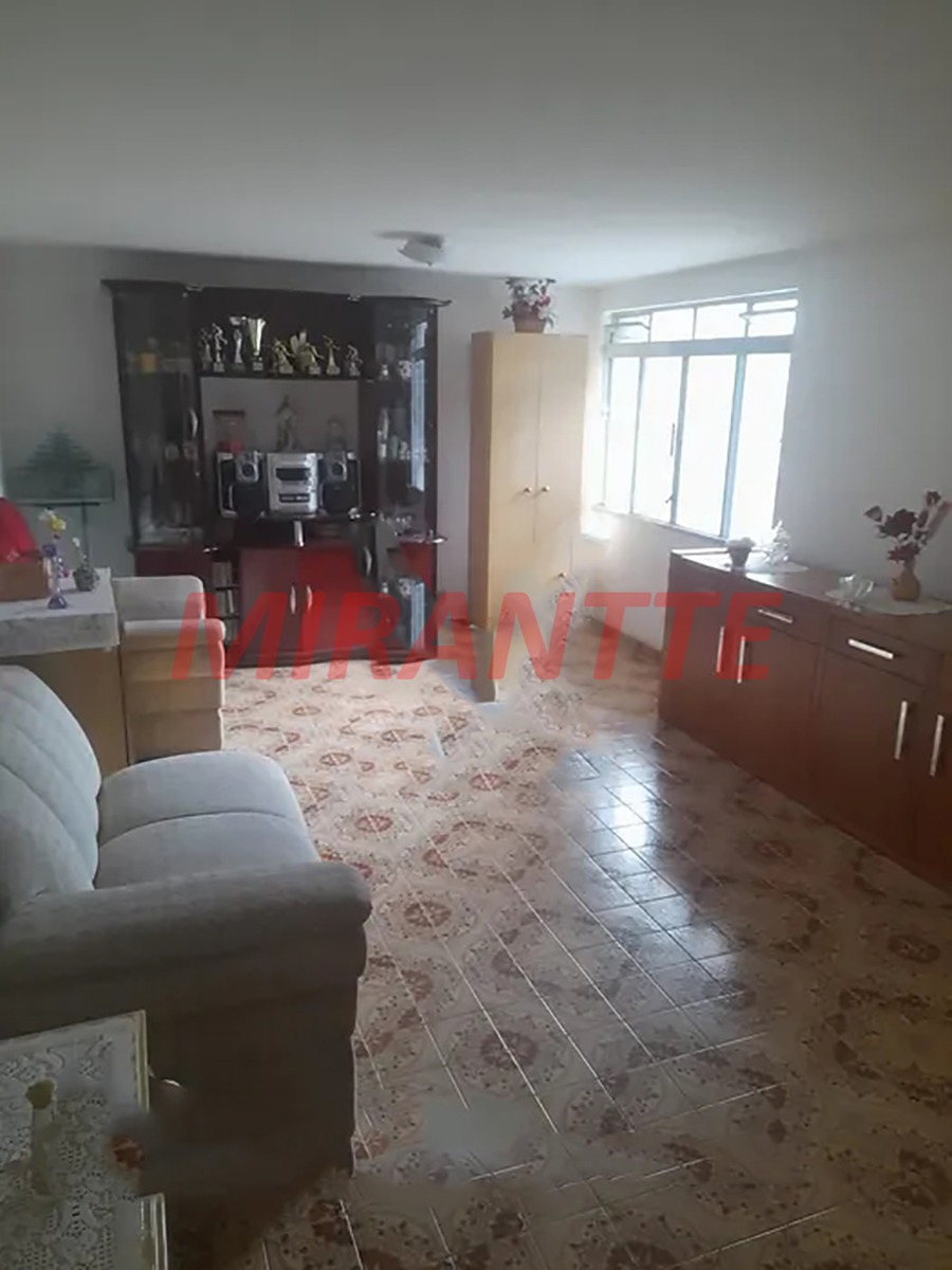 Casa terrea de 250m² com 3 quartos em Vila Diomar