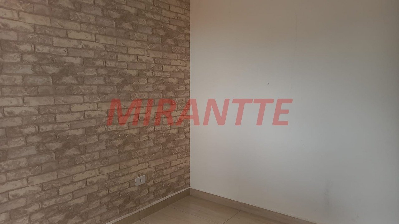 Apartamento de 42m² com 2 quartos em Chora Menino