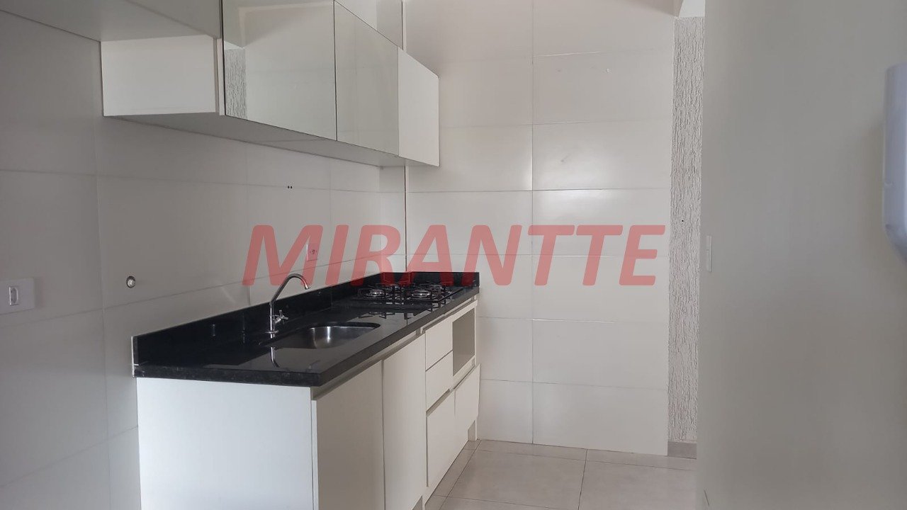 Apartamento de 42m² com 2 quartos em Chora Menino