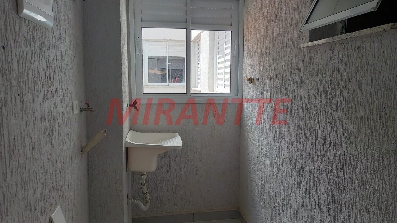 Apartamento de 42m² com 2 quartos em Chora Menino