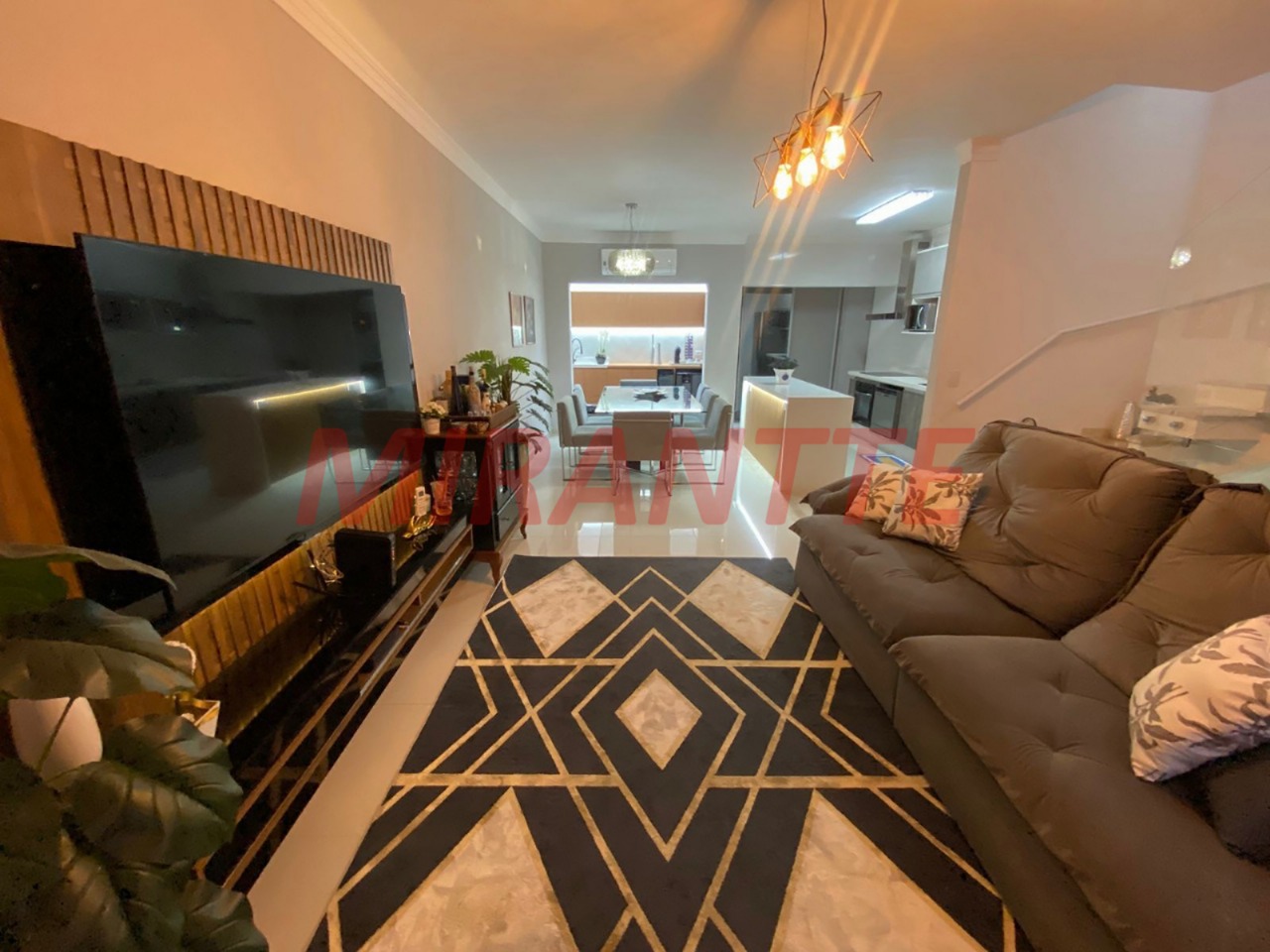 Cond. fechado de 180m² com 3 quartos em Vila Pauliceia