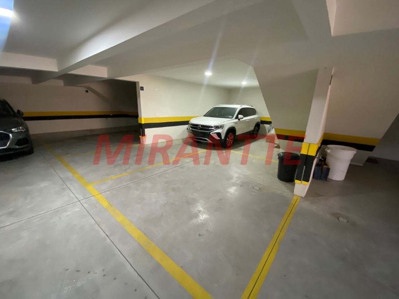 Cond. fechado de 180m² com 3 quartos em Vila Pauliceia