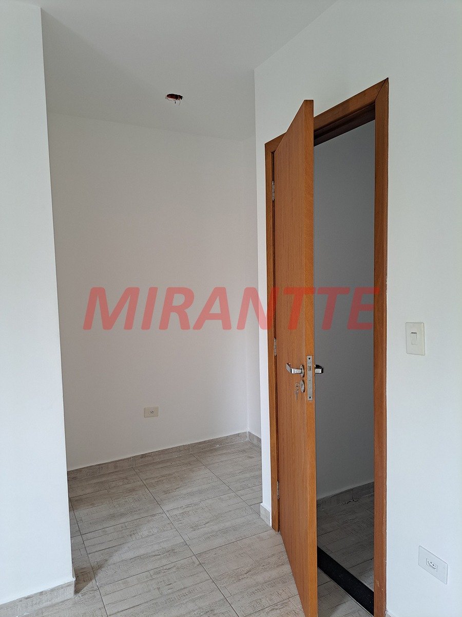 Cond. fechado de 61m² com 2 quartos em Santa Teresinha