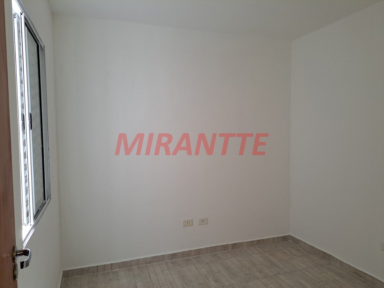 Cond. fechado de 61m² com 2 quartos em Santa Teresinha