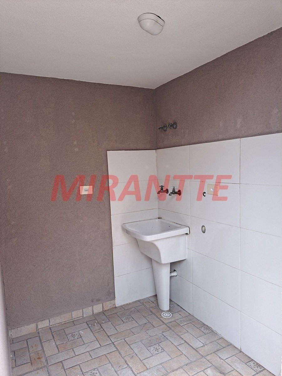 Cond. fechado de 61m² com 2 quartos em Santa Teresinha