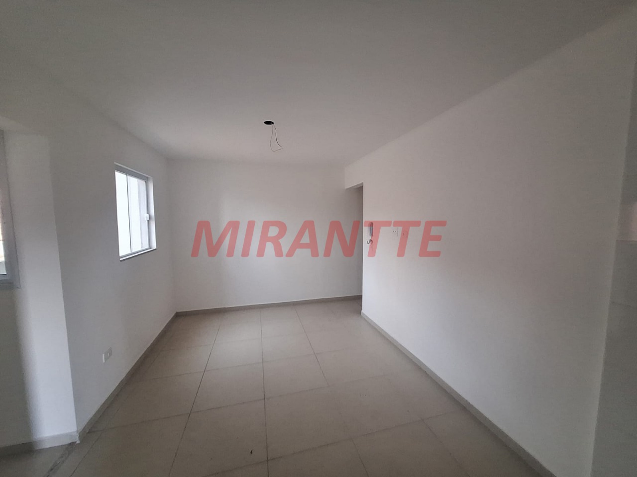 Apartamento de 44m² com 2 quartos em Água Fria
