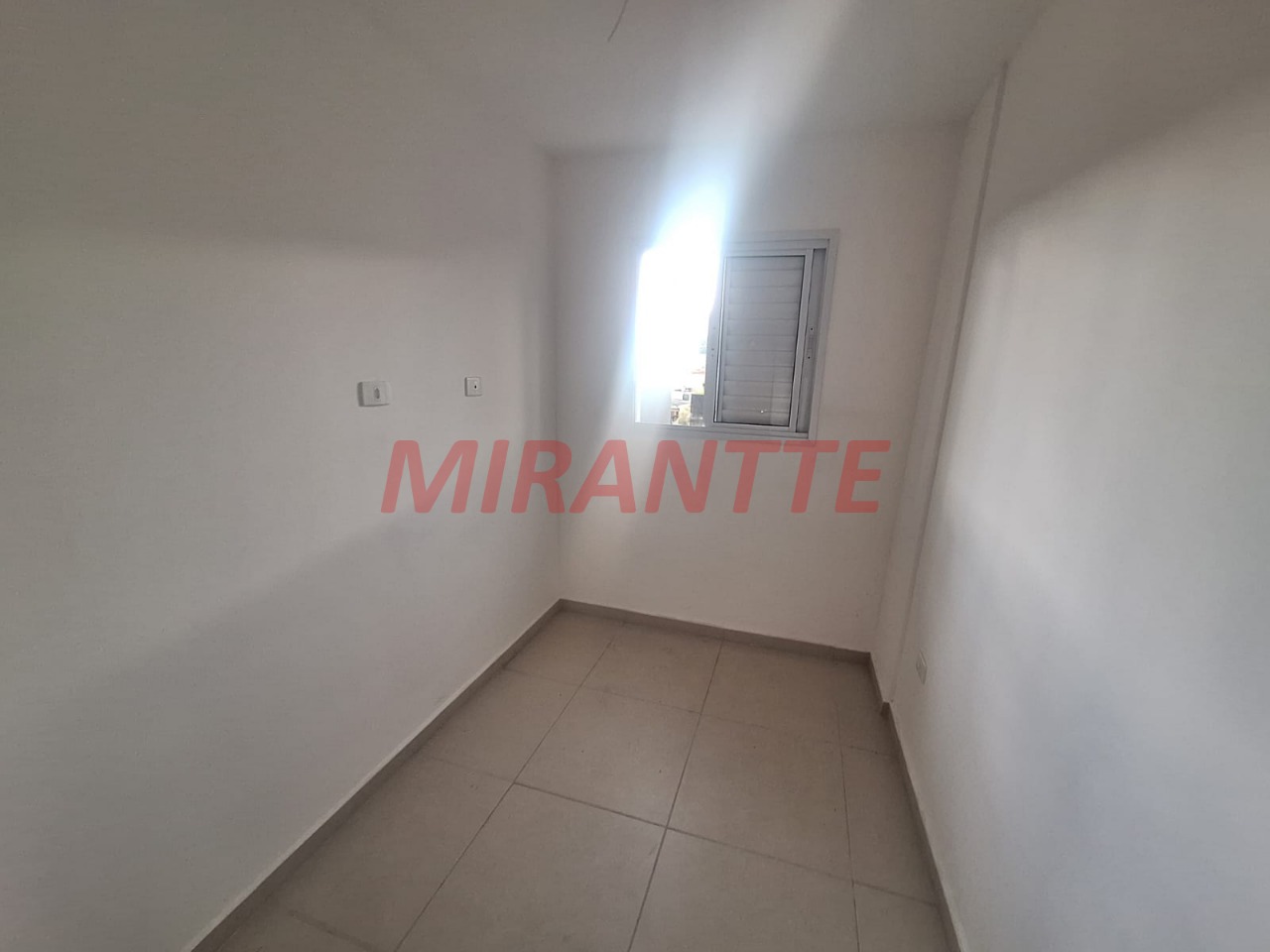 Apartamento de 44m² com 2 quartos em Água Fria