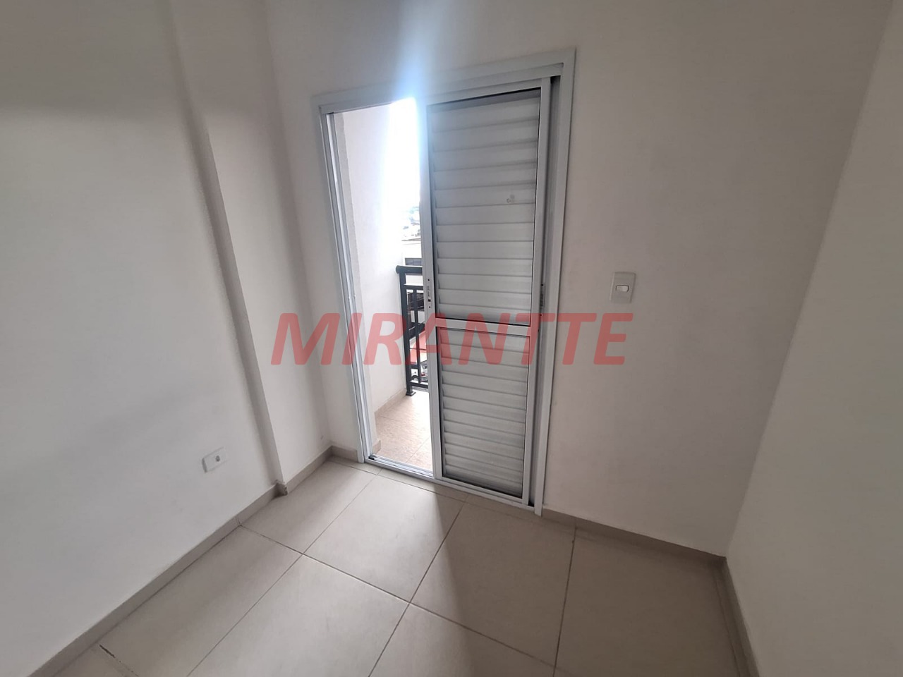 Apartamento de 44m² com 2 quartos em Água Fria