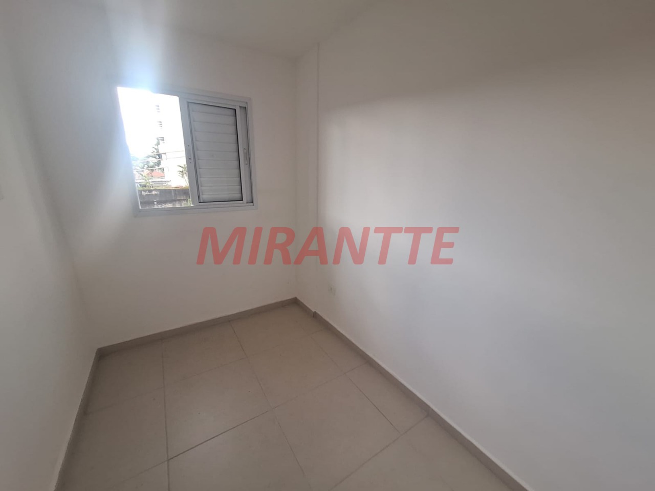 Apartamento de 44m² com 2 quartos em Água Fria