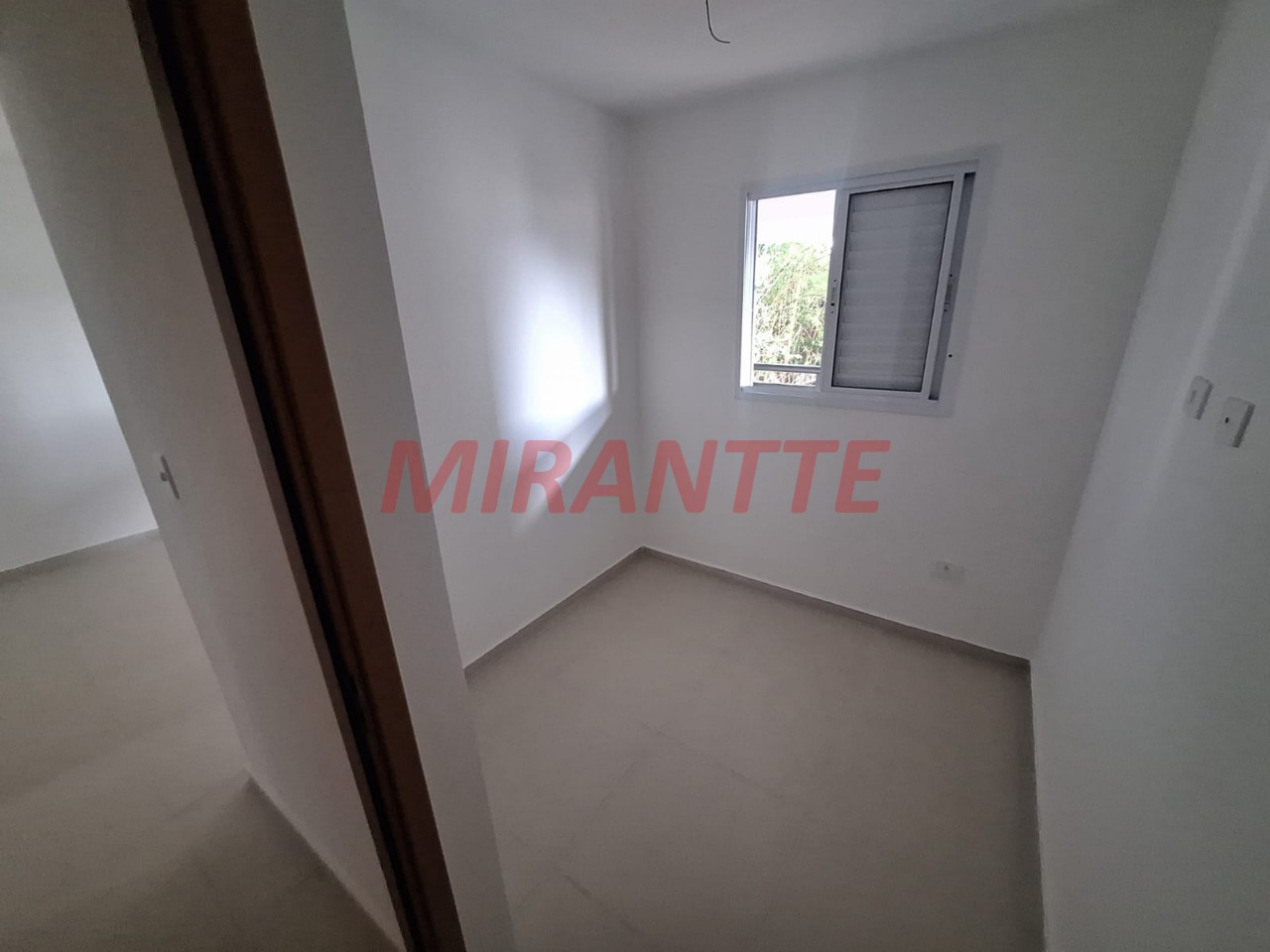 Apartamento de 37m² com 2 quartos em Água Fria