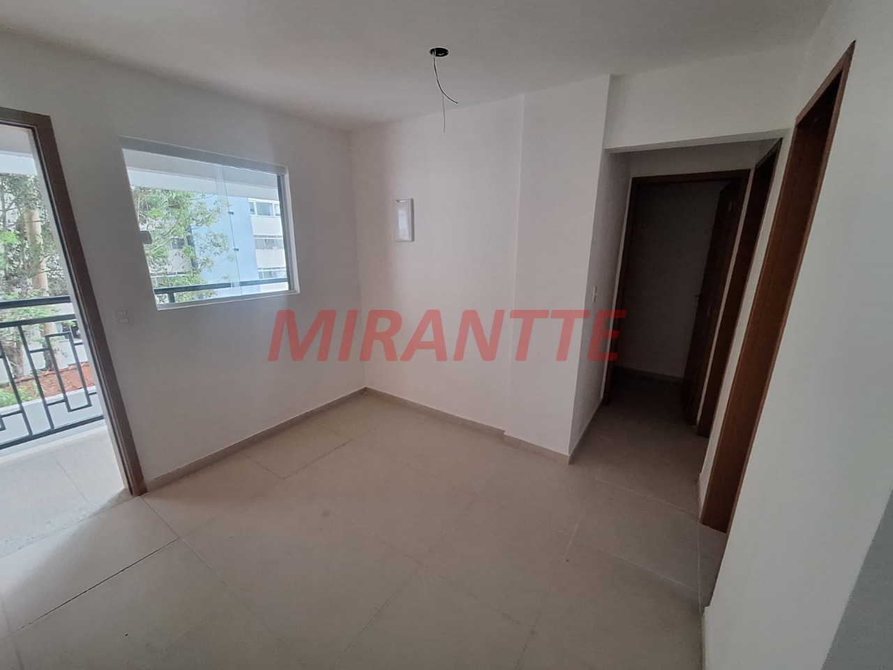 Apartamento de 37m² com 2 quartos em Água Fria