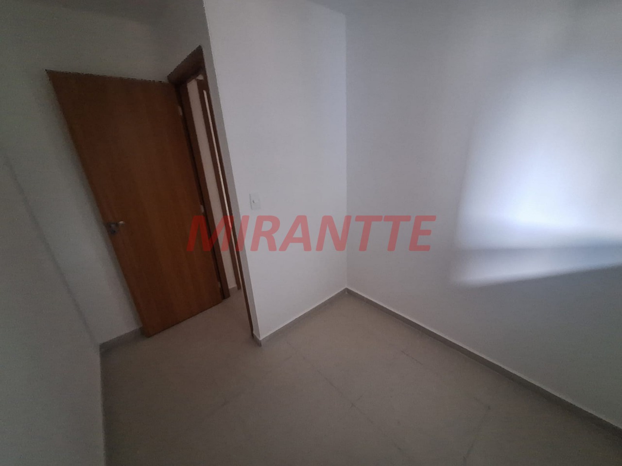 Apartamento de 37m² com 2 quartos em Água Fria