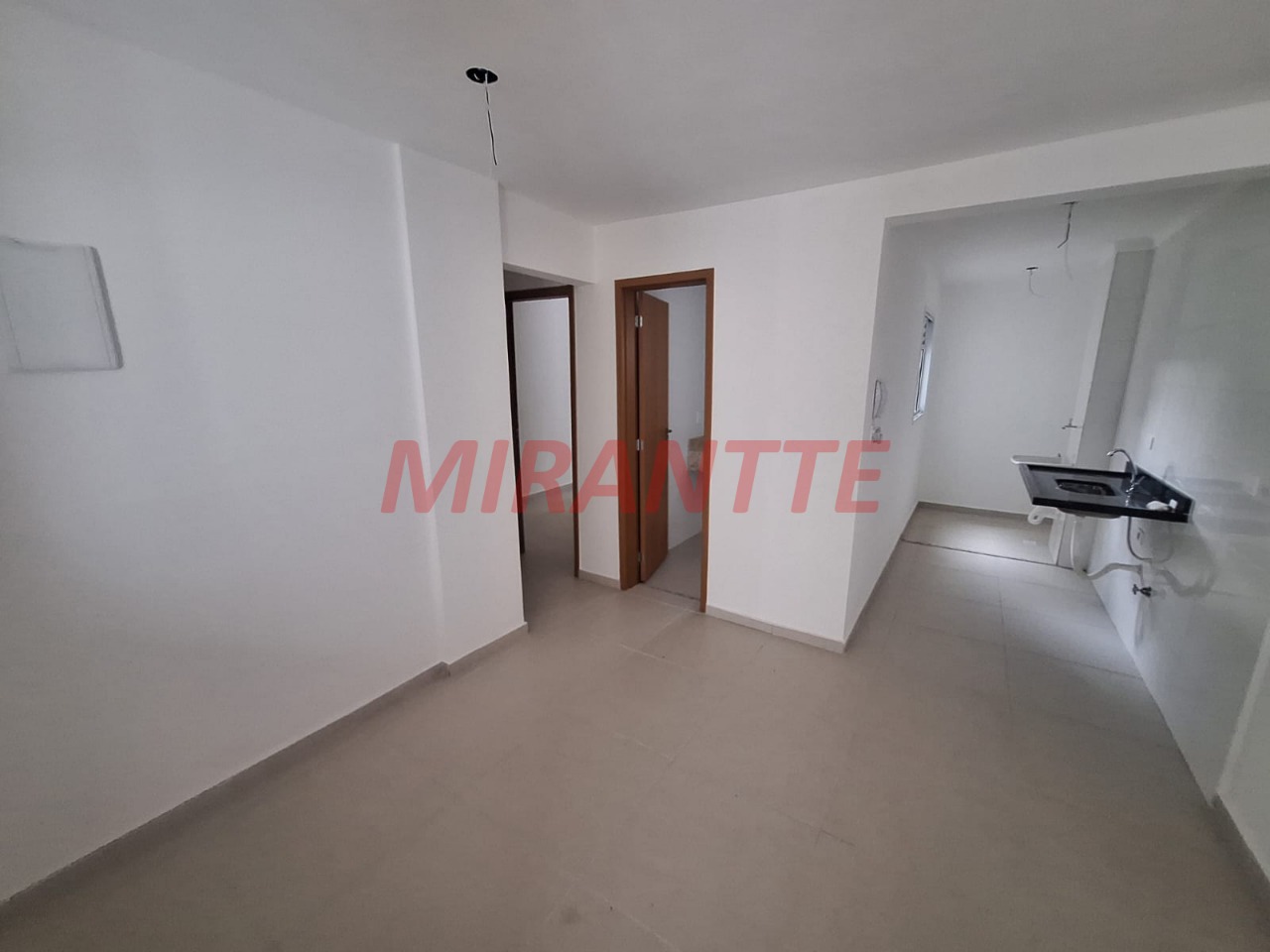 Apartamento de 37m² com 2 quartos em Água Fria
