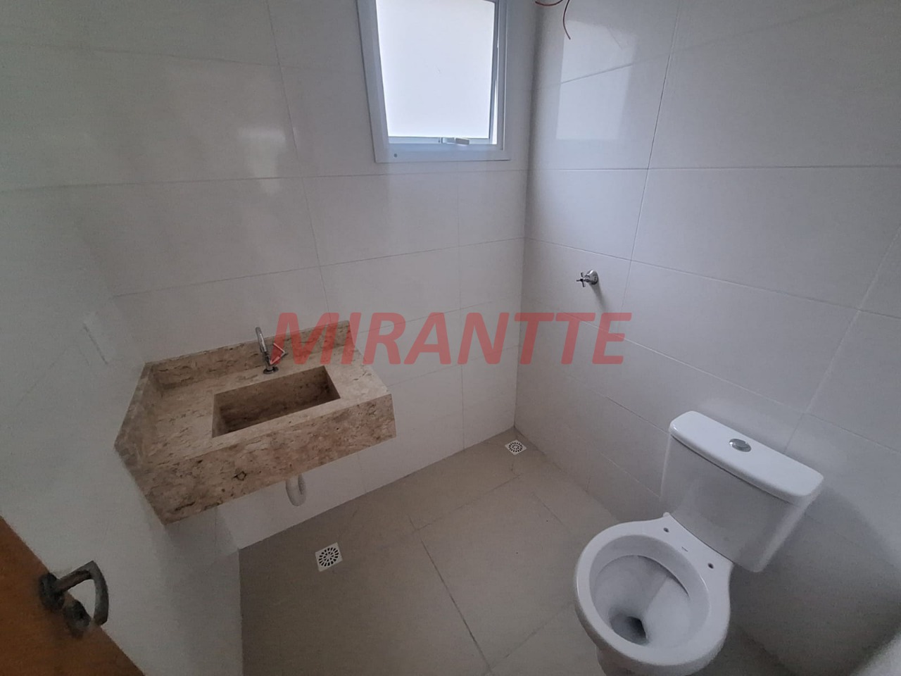 Apartamento de 37m² com 2 quartos em Água Fria