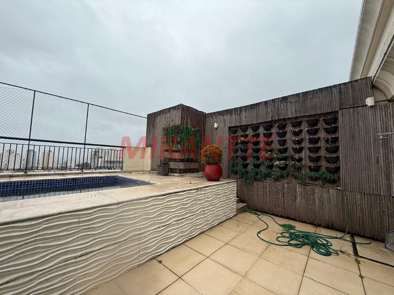 Cobertura de 265m² com 3 quartos em Santa Teresinha