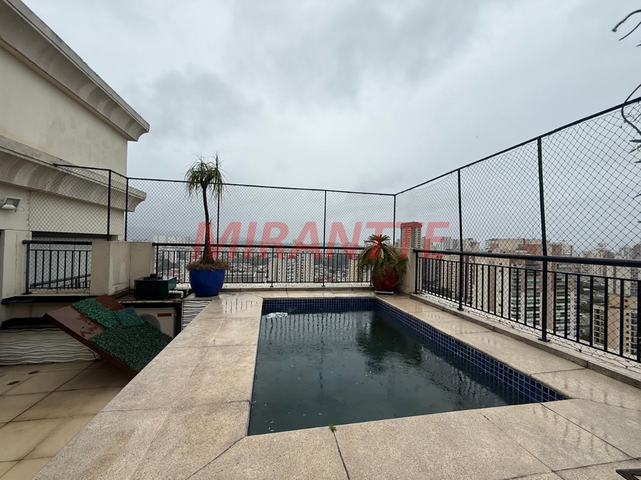 Cobertura de 265m² com 3 quartos em Santa Teresinha