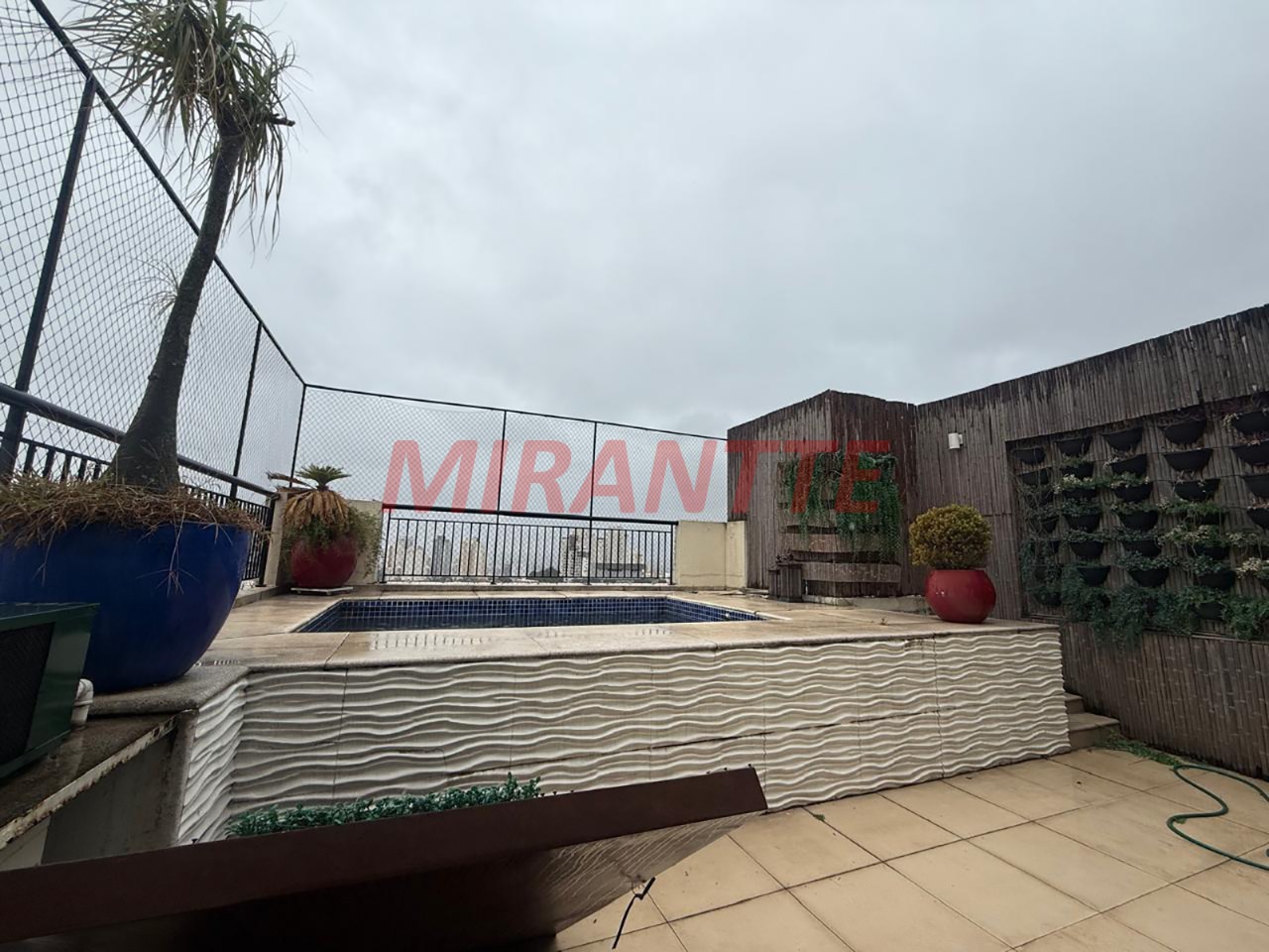 Cobertura de 265m² com 3 quartos em Santa Teresinha