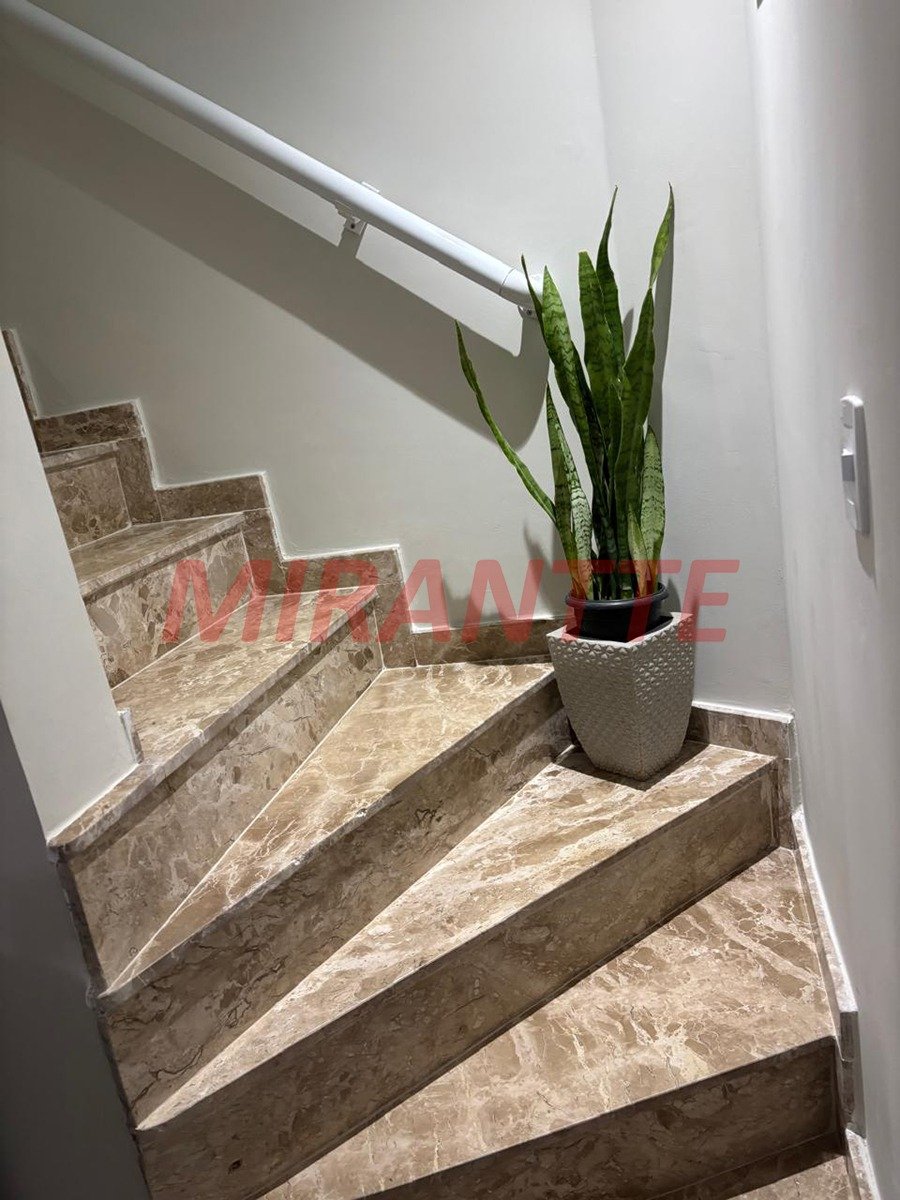 Cond. fechado de 50m² com 2 quartos em Vila Mazzei