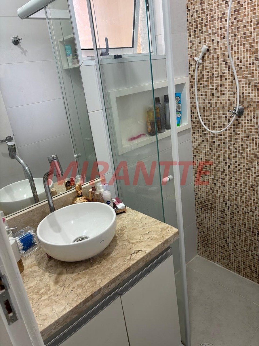 Cond. fechado de 50m² com 2 quartos em Vila Mazzei
