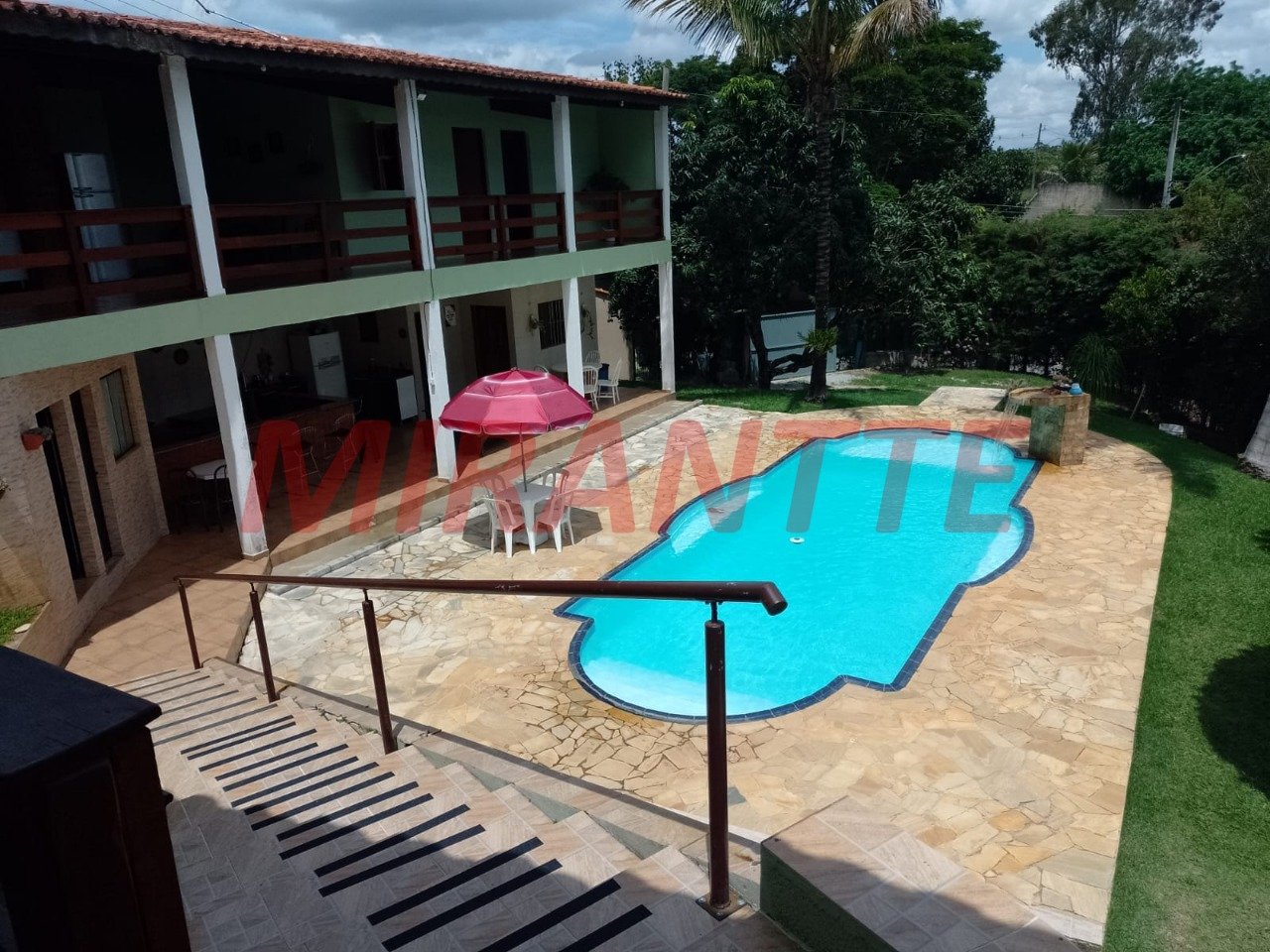 ChÁcara de 260m² com 6 quartos em Guararema
