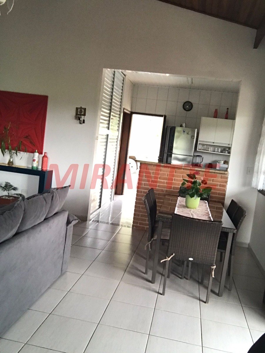 ChÁcara de 260m² com 6 quartos em Guararema