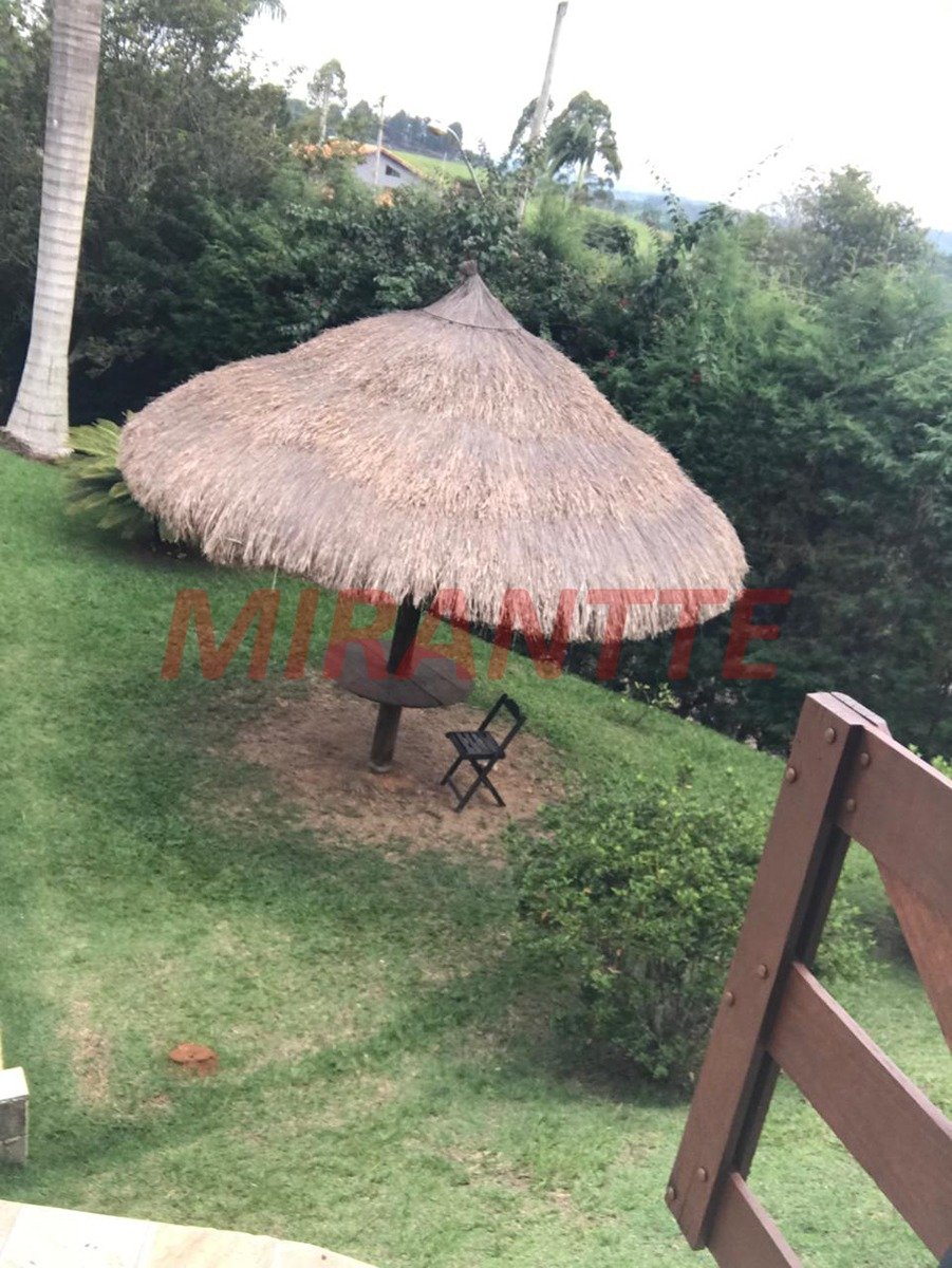 ChÁcara de 260m² com 6 quartos em Guararema