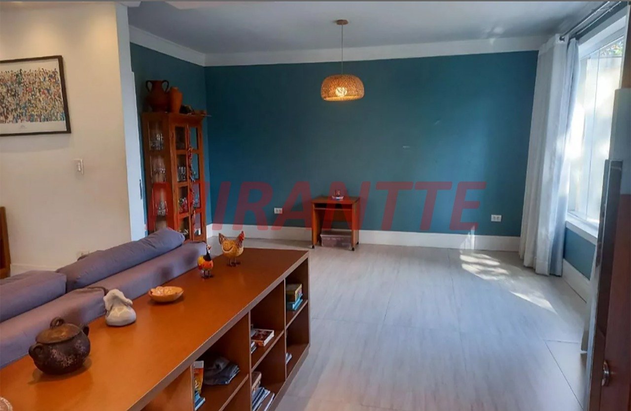 Sobrado de 301m² com 4 quartos em Casa Verde