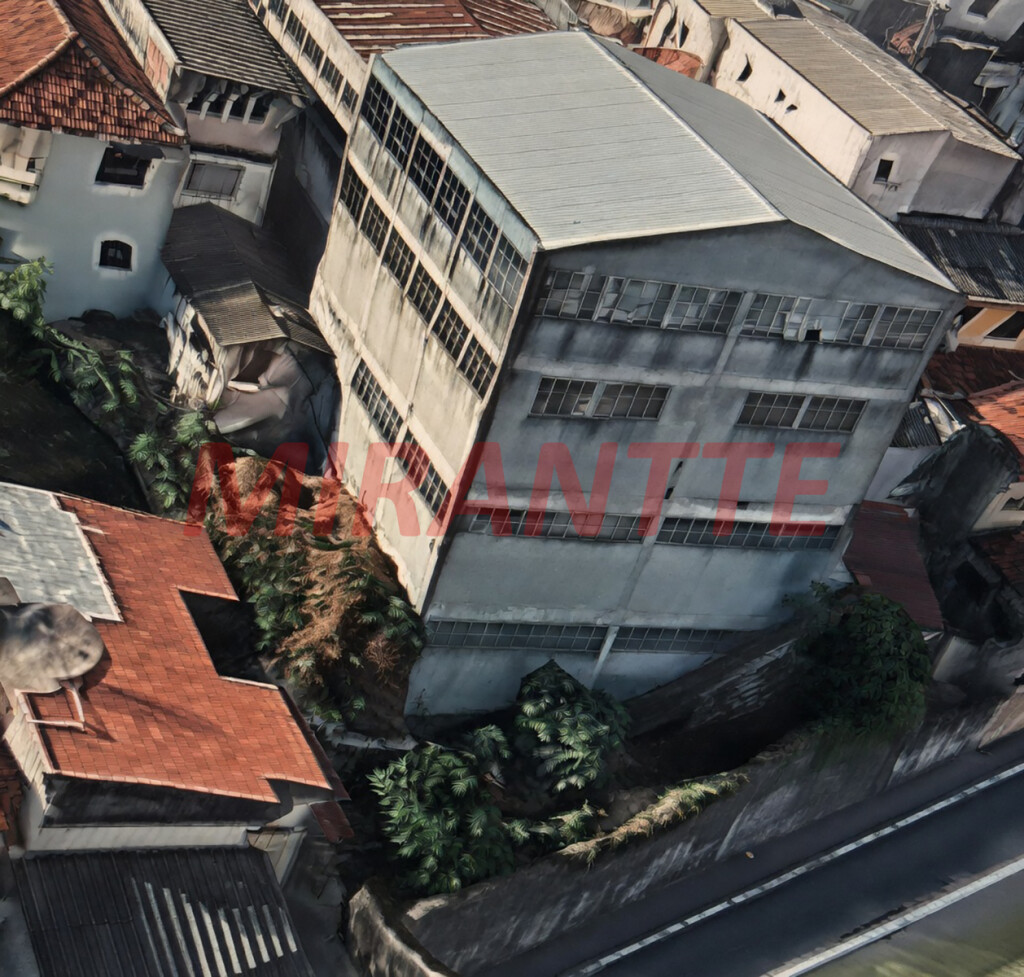 Comercial de 2500m² em Vila Aurora