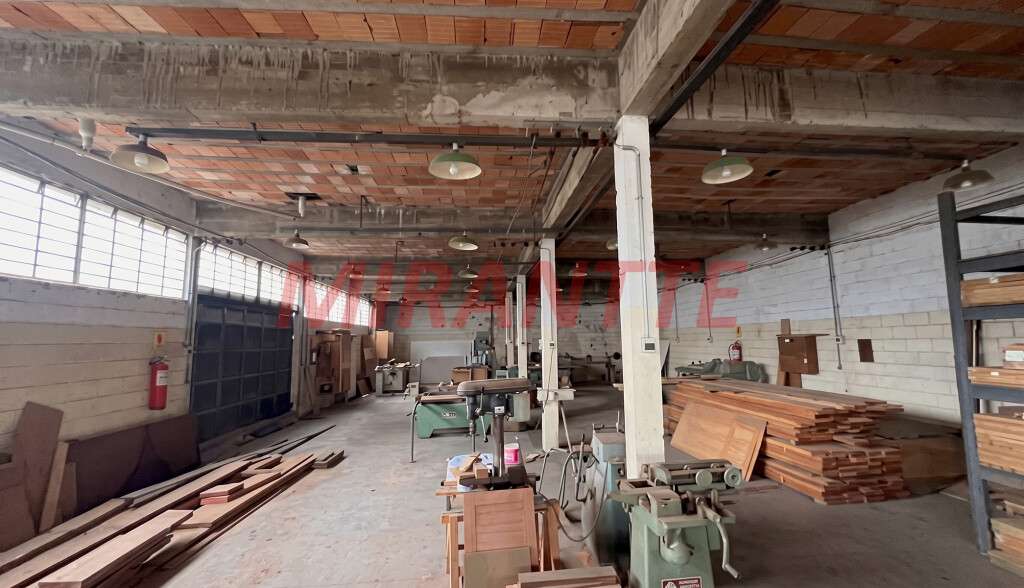 Comercial de 2500m² em Vila Aurora