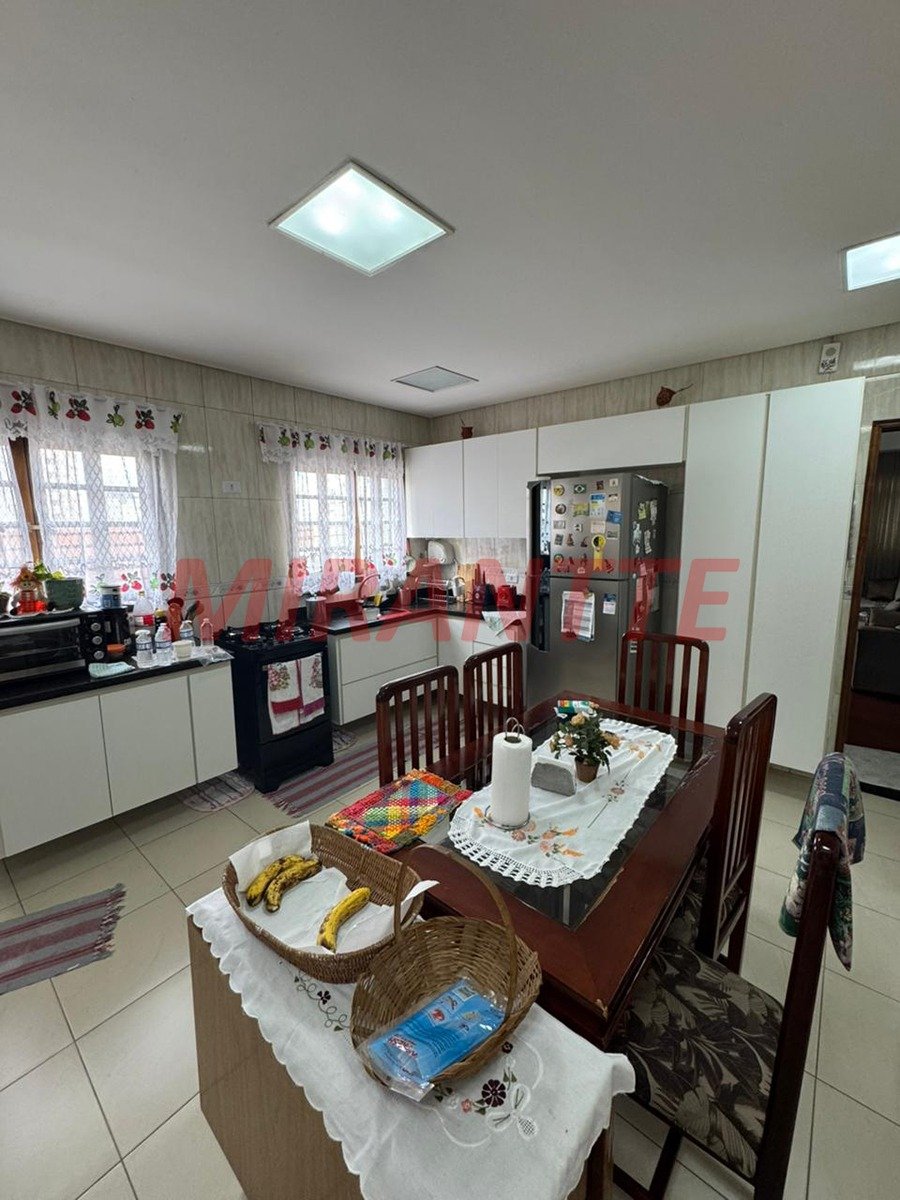 Sobrado de 155m² com 3 quartos em Santa Teresinha
