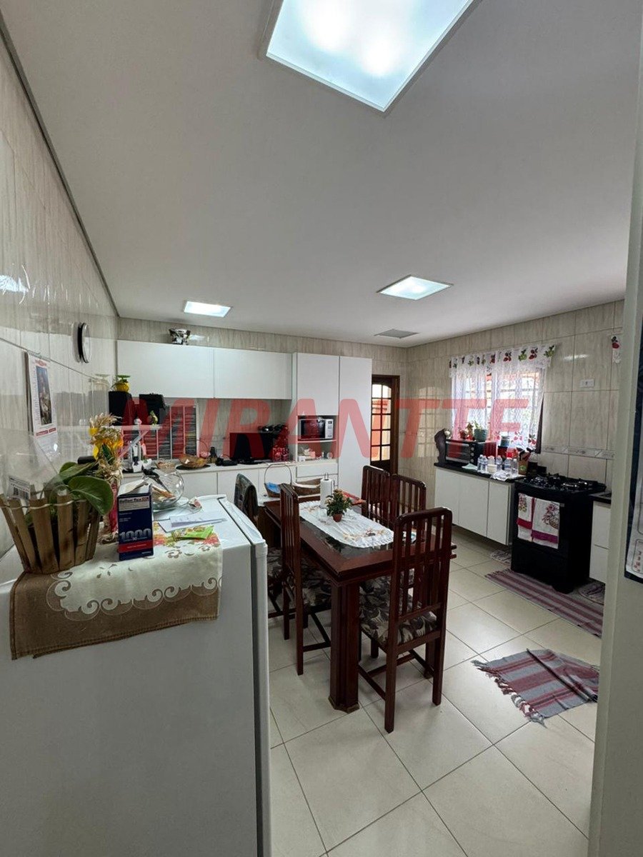Sobrado de 155m² com 3 quartos em Santa Teresinha