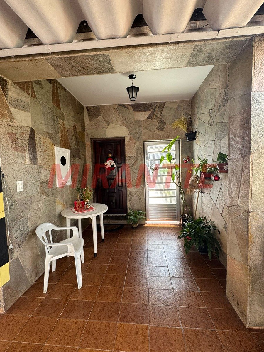 Sobrado de 155m² com 3 quartos em Santa Teresinha