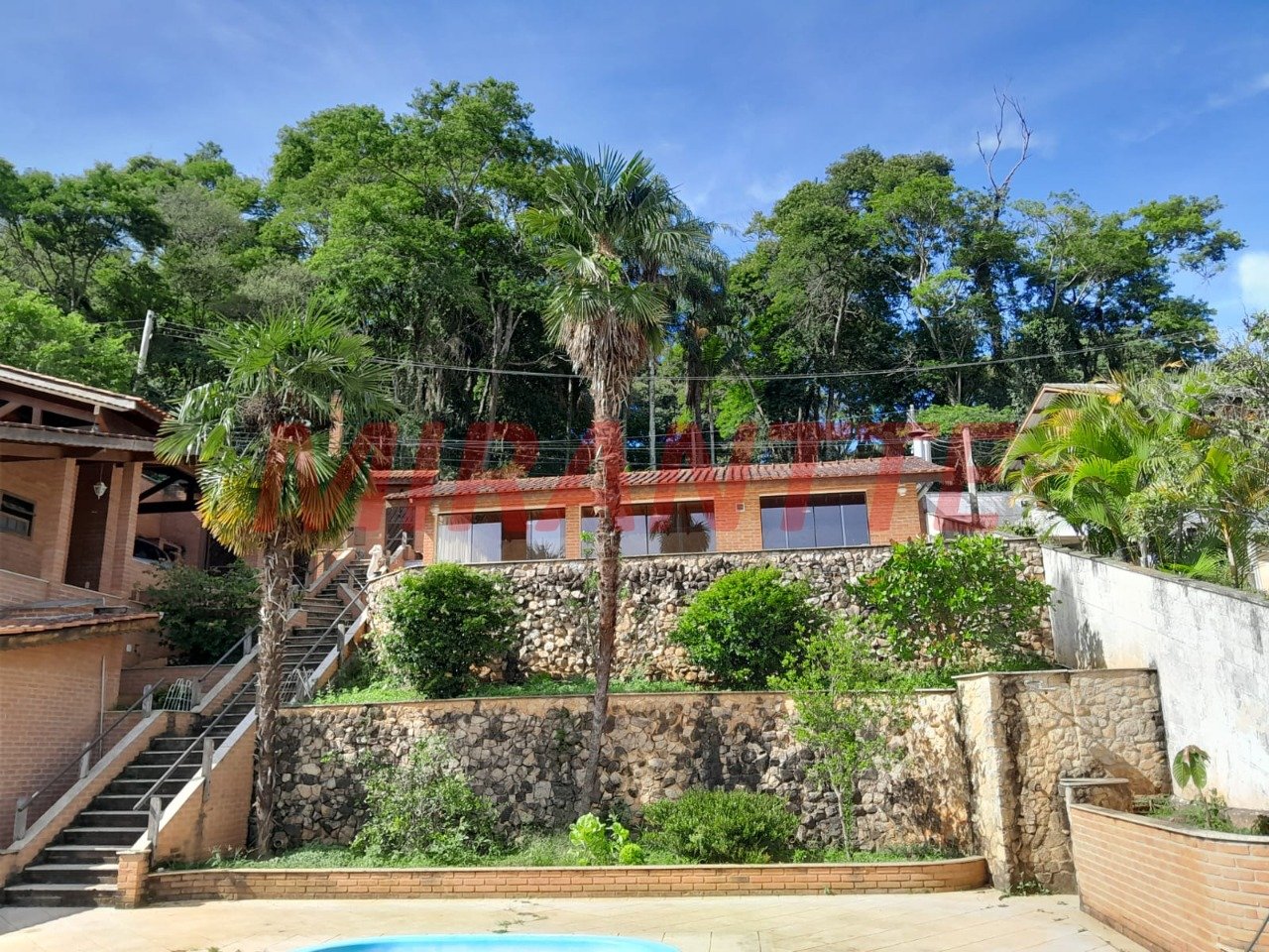 Cond. fechado de 320m² com 2 quartos em PARQUE PETROPOLIS