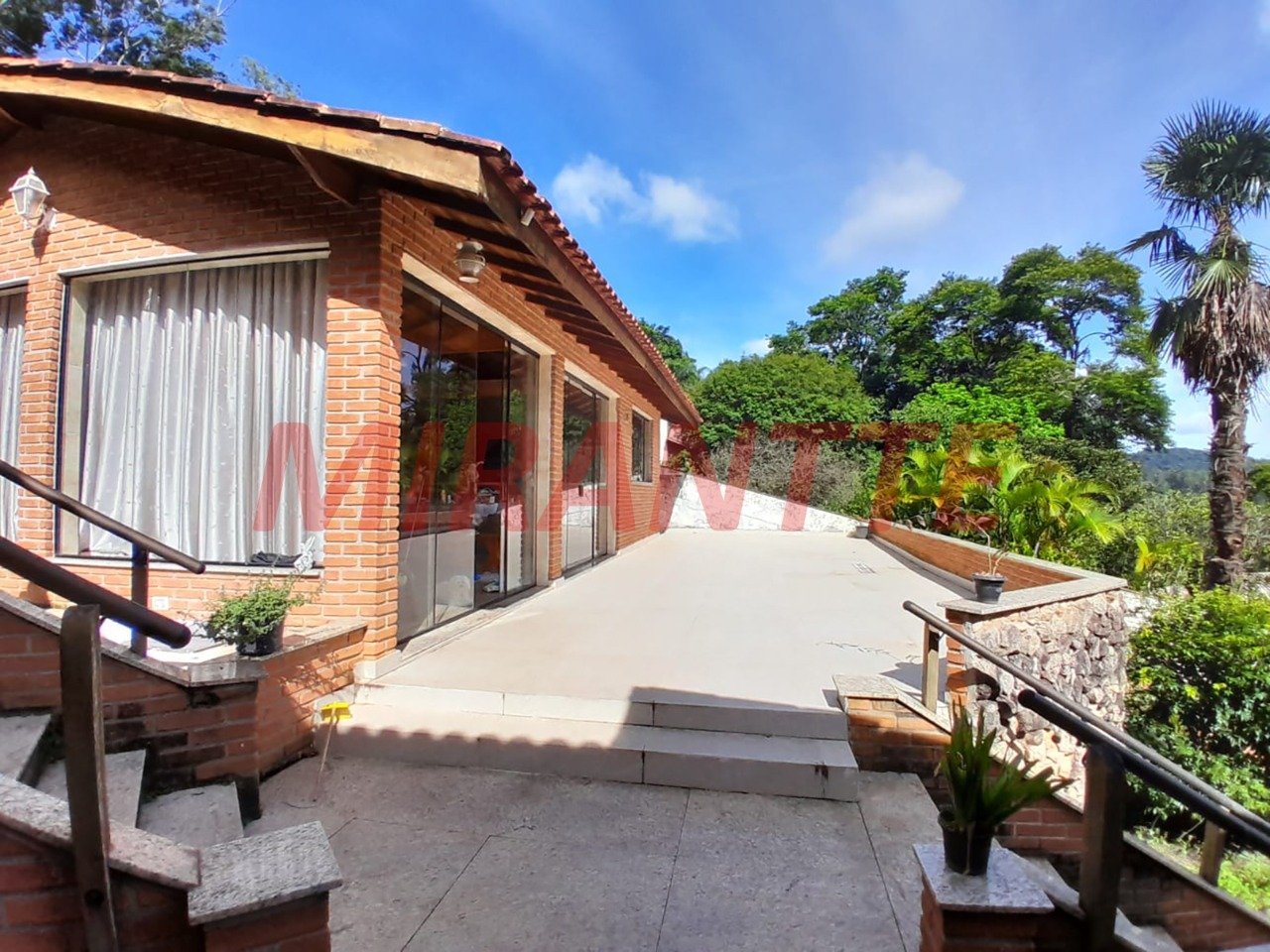 Cond. fechado de 320m² com 2 quartos em PARQUE PETROPOLIS