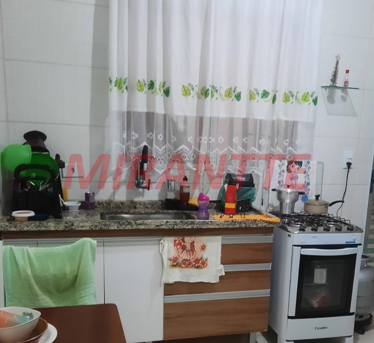 Sobrado de 67m² com 4 quartos em Jardim Primavera (Zona Norte)