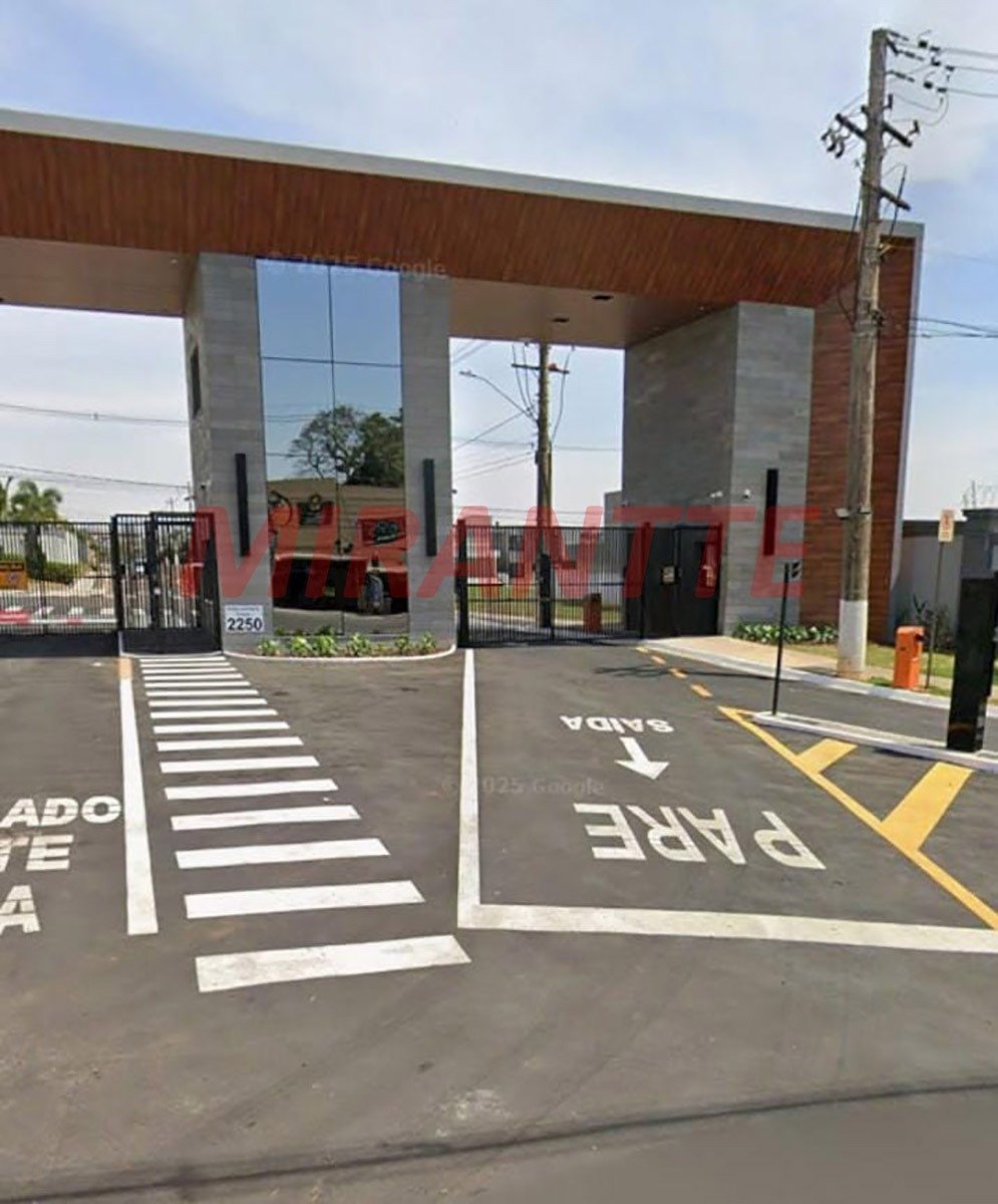 Cond. fechado de 226.2m² com 3 quartos em Jardim Phillipson Park