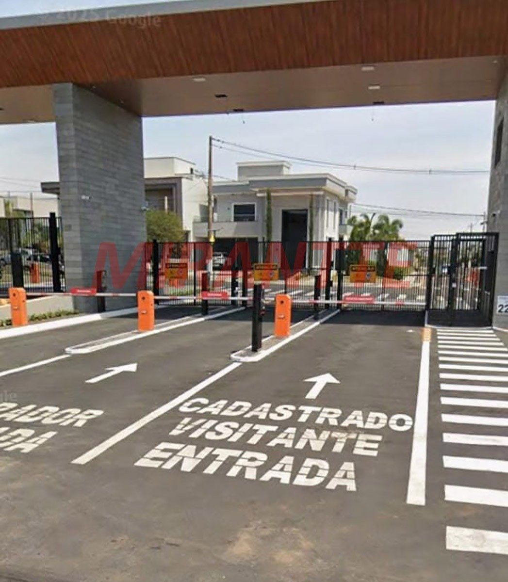 Cond. fechado de 226.2m² com 3 quartos em Jardim Phillipson Park