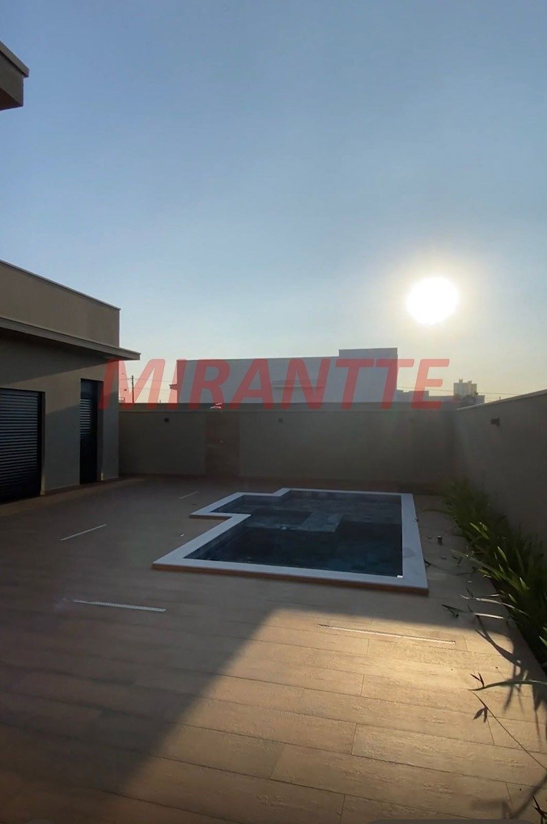 Cond. fechado de 226.2m² com 3 quartos em Jardim Phillipson Park