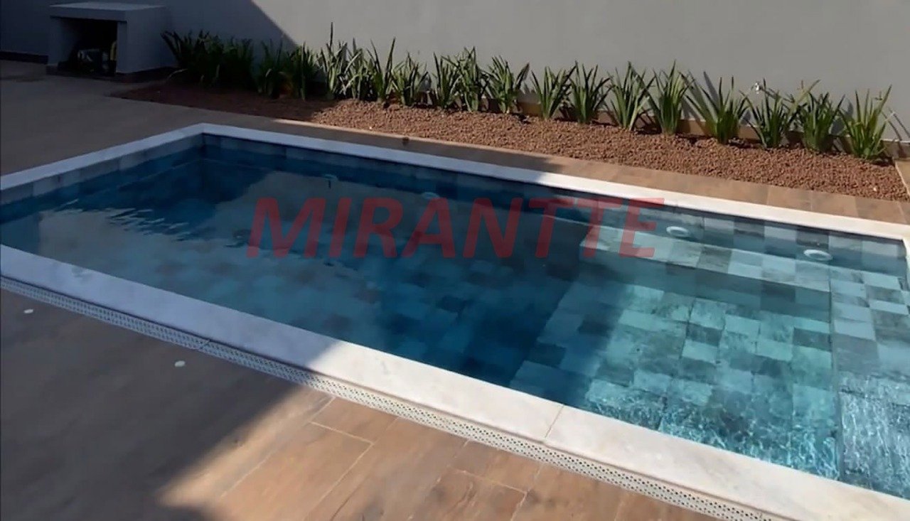 Cond. fechado de 226m² com 3 quartos em Jardim Phillipe Park