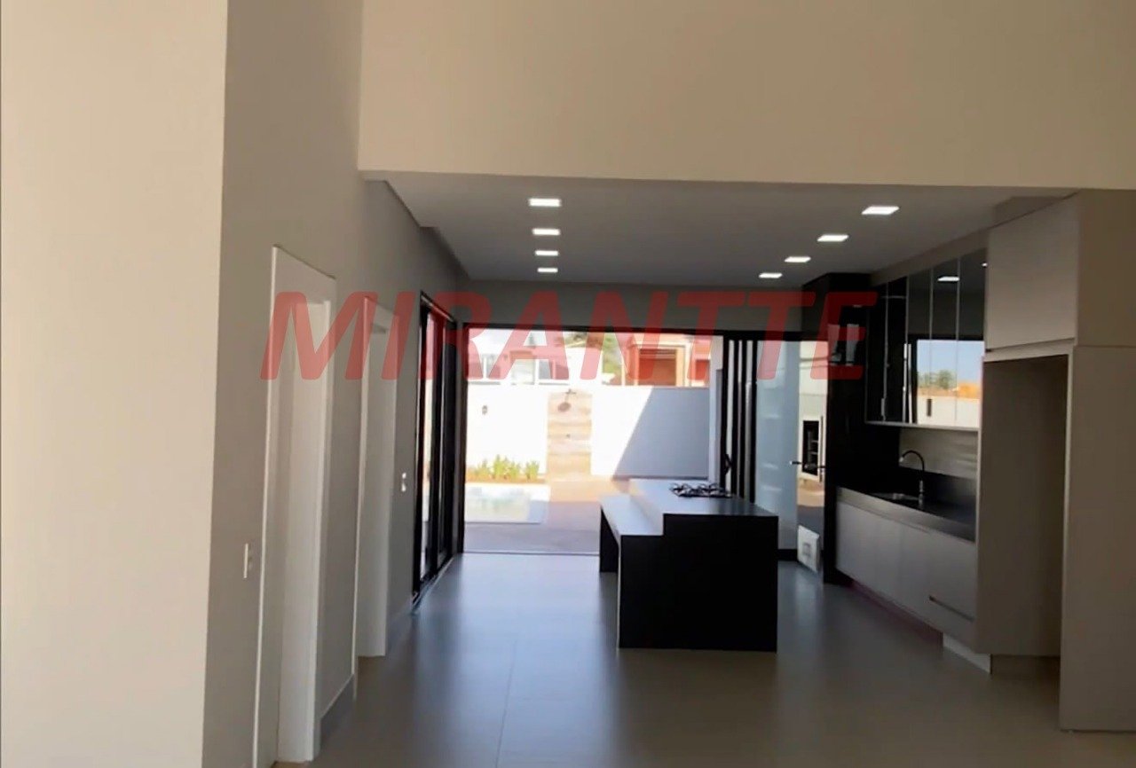 Cond. fechado de 226m² com 3 quartos em Jardim Phillipe Park