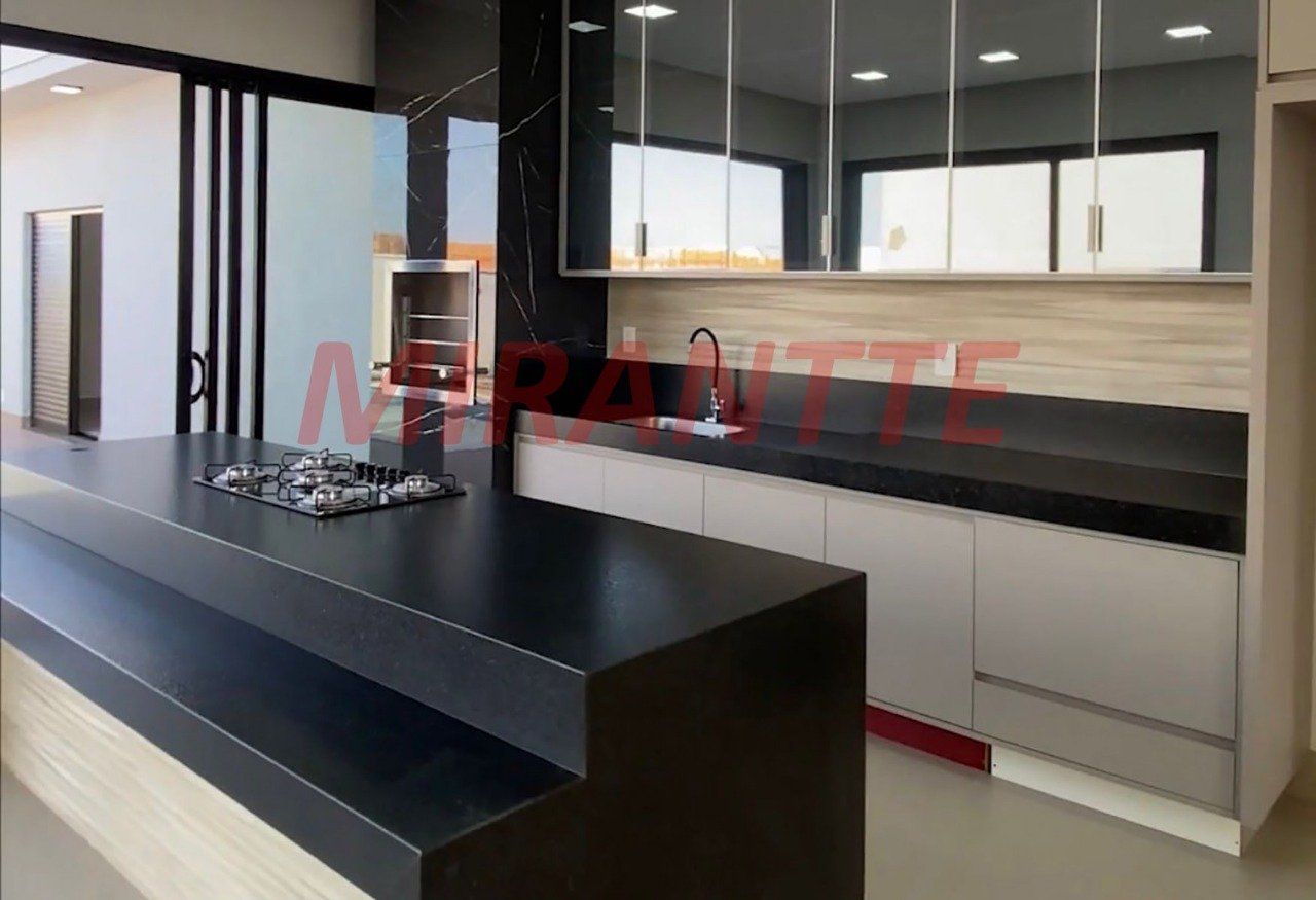Cond. fechado de 226m² com 3 quartos em Jardim Phillipe Park