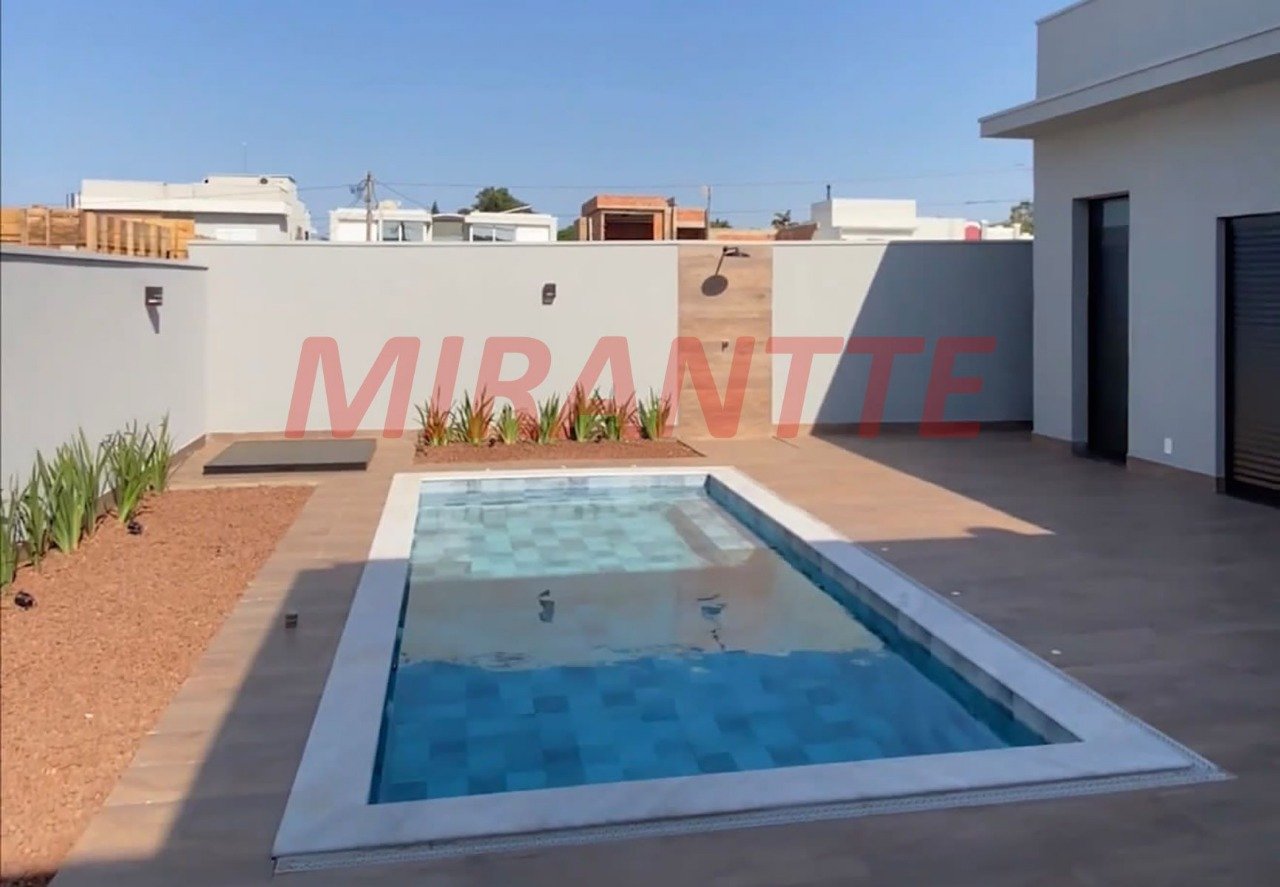 Cond. fechado de 226m² com 3 quartos em Jardim Phillipe Park
