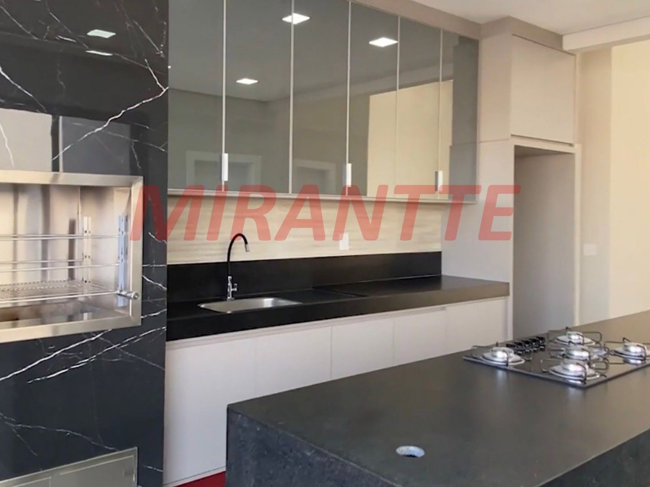 Cond. fechado de 226m² com 3 quartos em Jardim Phillipe Park